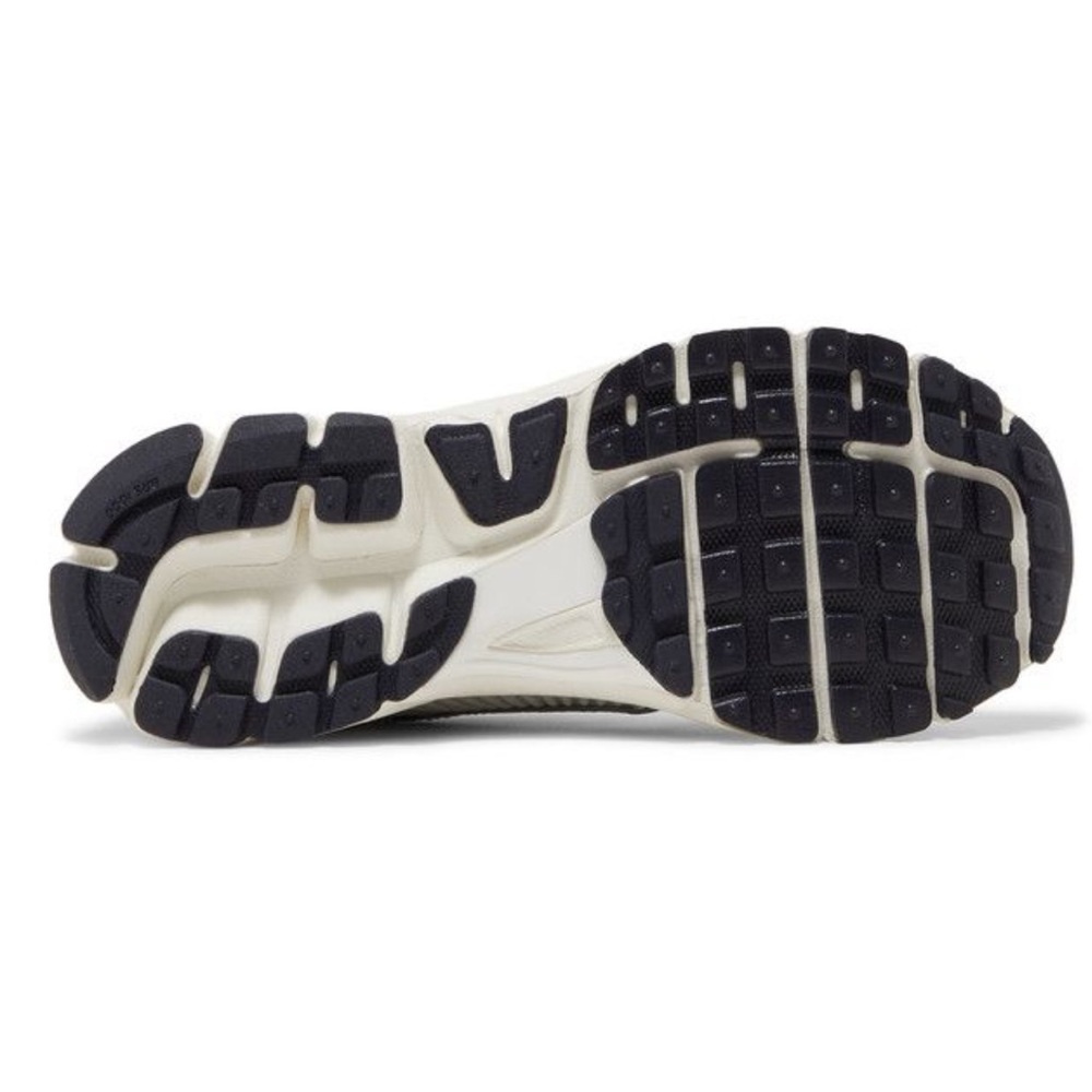 Nike Air Zoom Vomero 5 - Picture 4 of 16